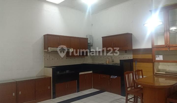 Rumah Minimalis Cantik 2 Lantai Di Daerah Setra Duta