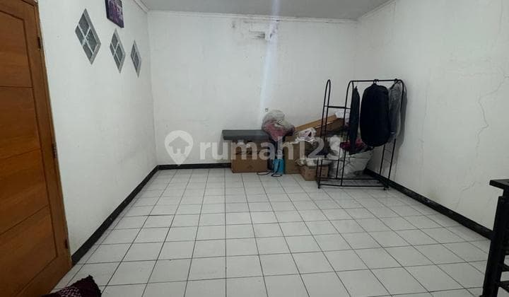 Rumah Modern Nyaman di Taman Kopo Indah 2