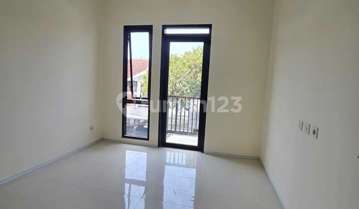 Rumah Minimalis Nyaman di Sayap Turangga
