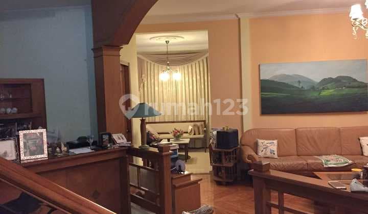 Rumah Nyaman Lux Modern di Daerah Cipaku