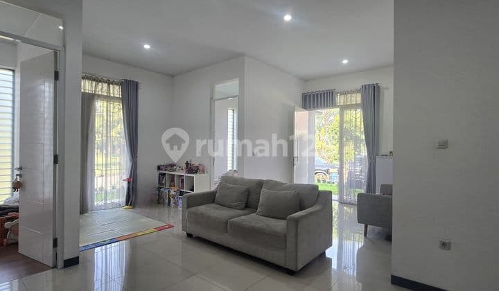 Dijual Rumah Sangat Terawat Di Taman Kopo Indah V