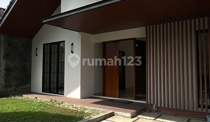 Dijual Rumah Siap Huni Semi Furnished di Batununggal