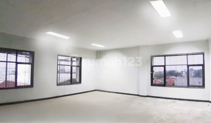 Warehouse and Office Location in Moch Toha Strategic