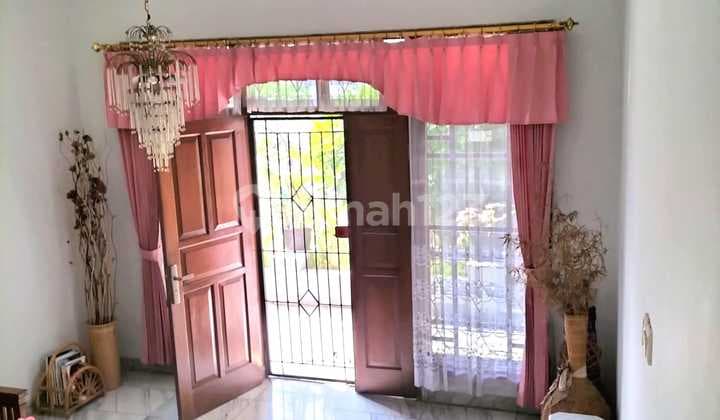 Rumah 2.5 Lantai Nyaman Lokasi di Surya Setra