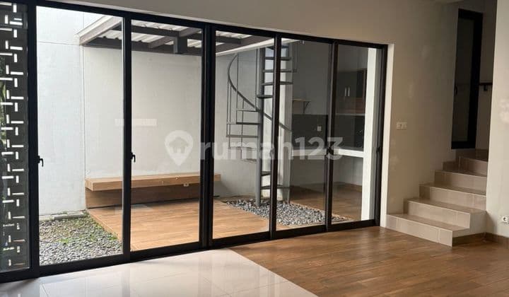Rumah Minimalis Modern di Summarecon Bandung