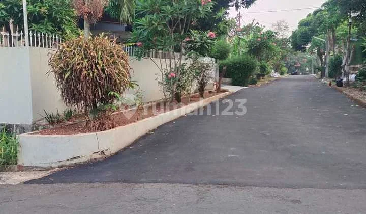 Rumah Siap Huni Strategis di Dalam Komplek di Cinere, Ew