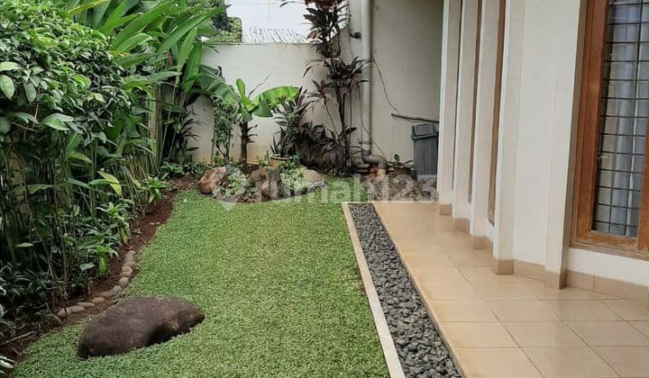 Rumah Siap Huni Lokasi Strategis di Dalam Komplek di Cinere, Ew