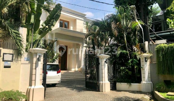 Rumah Mewah Siap Huni Lokasi Tenang Dan Asri Di Senayan, (ew)