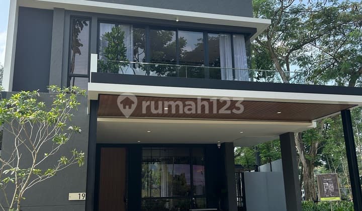 Rumah Mewah Bentley Di Boulevard Bpr Lippo Central Dekat Sph