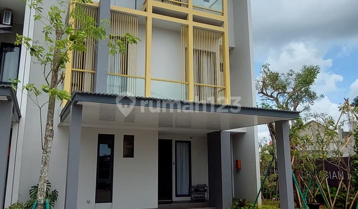 Rumah di Cluster EONNA BSD City 3 Lantai Mewah