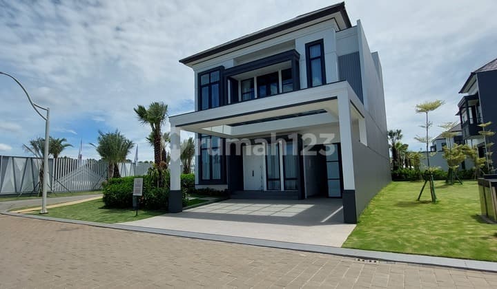 Matera Residence Rumah Mewah Bergaya American Classic