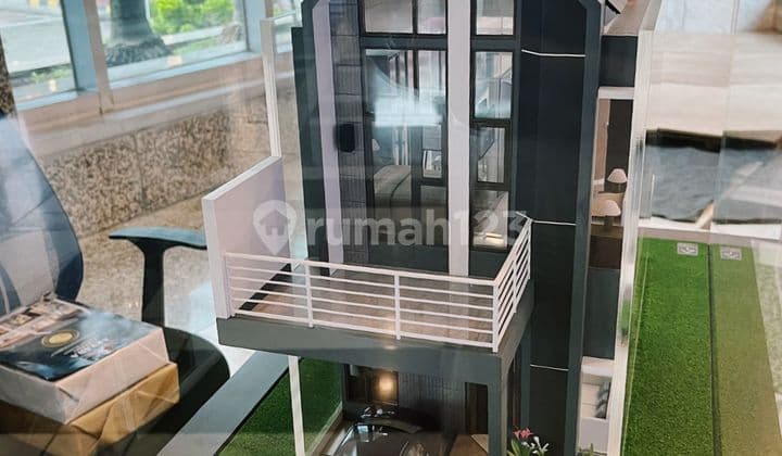 Rumah di Aryana Karawaci
Jl. Diklat Pemda Curug Tangerang 2 Lantai