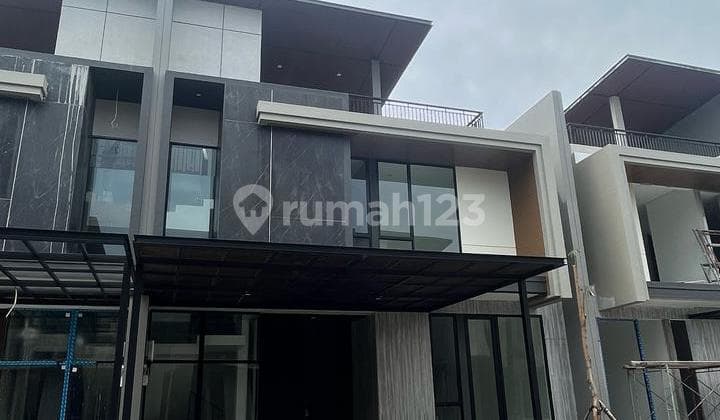 District 9 House, New Citraland, Gress, Near Gwalk Stamford.