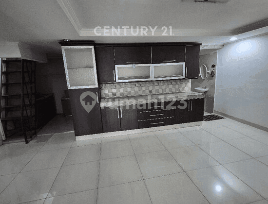 Rumah 2 Lantai di Kelapa Gading Dekat Mall R2341