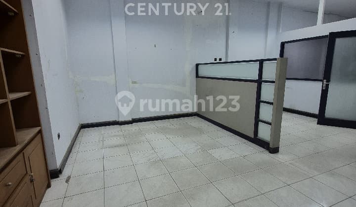 Ruko 4,5 Lantai di Lautze Mangga Besar Cocokuntuk Kantor R2368