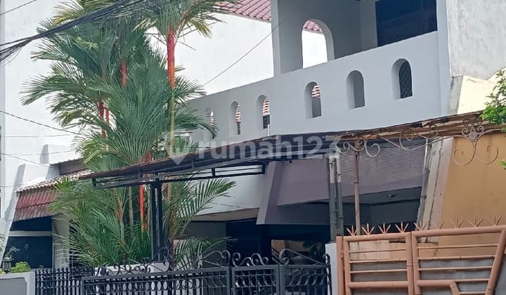 Rumah Siap Huni 5 Bedroom di Cempaka Putih, Jakarta S9345