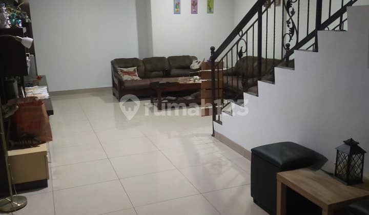 Rumah Singgasana Cluster