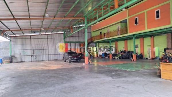 Gudang Ex Workshop Siap Pakai Luas Tanah 1.300m2 Terdapat Mess Untuk Karyawan di Cimuning Bekasi