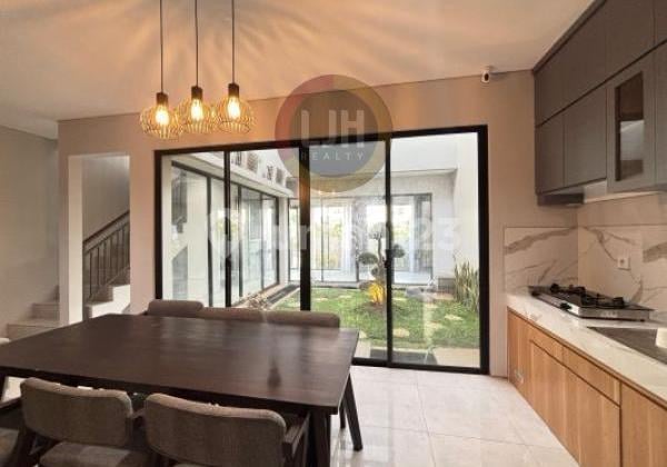 Rumah Grand Wisata 2 Lantai Kamar 4+1 Full Furnished Siap Huni View Danau, Akses Langsung Tol Tambun Grand Wisata Bekasi