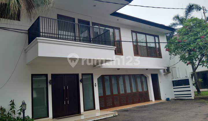 Disewa Town House One Gate System Lokasi Pejaten