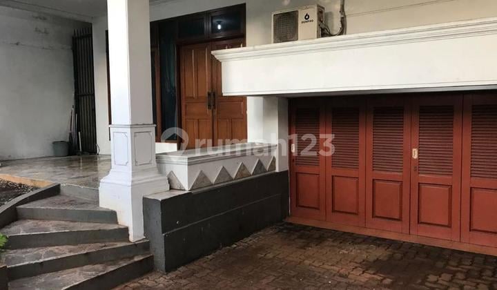 Dijual Rumah 2 Lantai Ada Rooftop Lokasi Kebayoran Baru