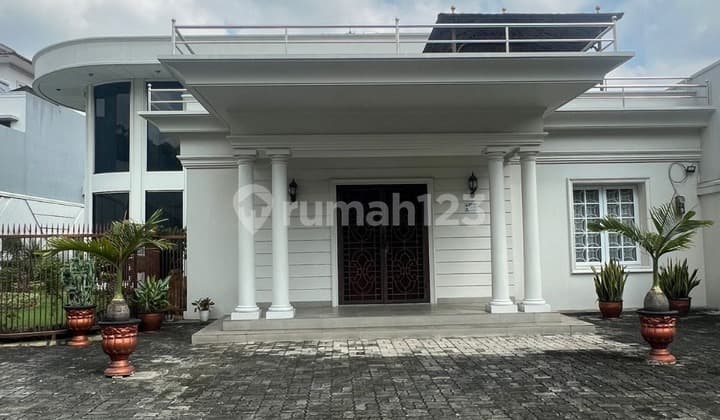 For Sale Classic Style House Large Land Kemanggisan