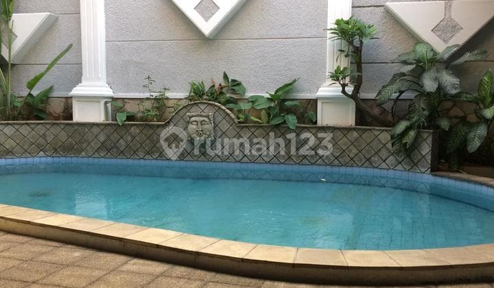 Cheap Rent! Ready-to-Occupy House with Pool, Pondok Indah