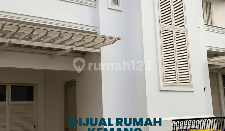 For Sale Luxury House in Kemang, 3.5 Floors in Mampang Prapatan - South Jakarta, Strategic Certificate of Ownership