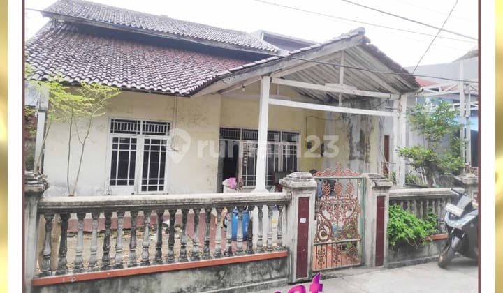 For Sale Old 2-Story House in Hook - Walikota Complex