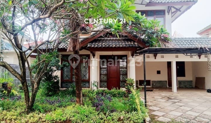 Dijual Rumah Dengan Tanah Luas Dalam Komplek Ekslusif Di Sektor 9