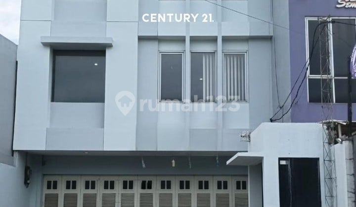 Ruko Luas Siap Pakai Dijual Lokasi Strategis Pinggir Jalan Raya
