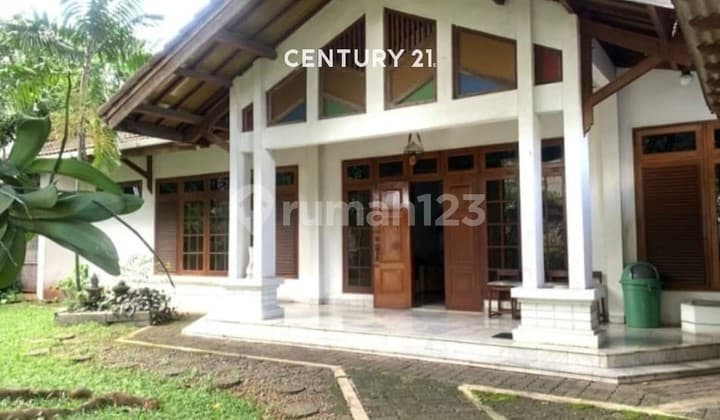 Rumah Asri dengan Tanah Luas dan Murah Lokasi Strategis di Jaksel