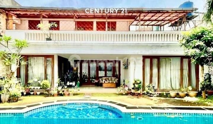 For Sale Luxury House With Large Land and Swimming Pool in South Jakarta