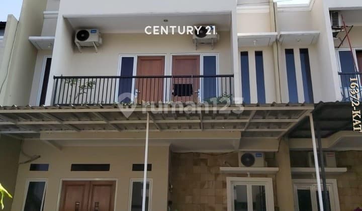 For Sale Cheap 3-Storey House in Mini Cluster Near Transjakarta