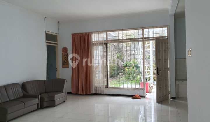 Rumah Terawat di Sayap Gunung Batu 5 Kamar Tidur 265M2