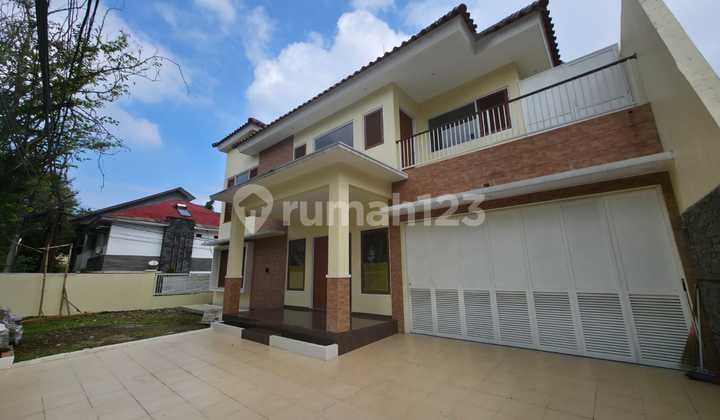 Rumah SHM 2 Lantai di Sayap Sukajadi Siap Pakai, Lokasi Bagus