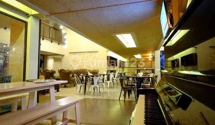 Hotel di Ciumbuleuit Disain Estetis Lokasi Strategis