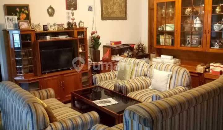 Rumah dan Tempat Usaha Sertifikat SHM di Ciumbuleuit Dekat Unpar