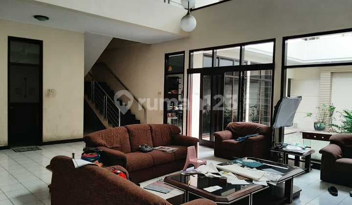 Rumah Sekaligus Tempat Usaha di Sayap Pajajaran Siap Huni