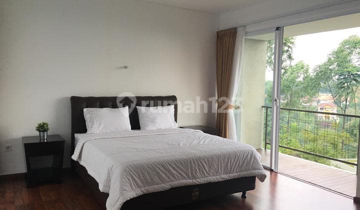 Rumah Villa di Dago Village Sangat Terawat Siap Huni