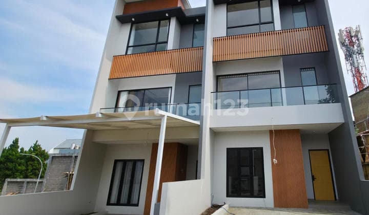 Rumah Baru Dalam Cluster di Setraduta Dekat Patung Tangan