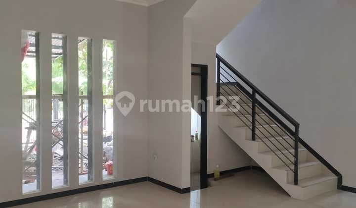 Rumah Siap Pakai 2 Lantai Baru di Batununggal Indah