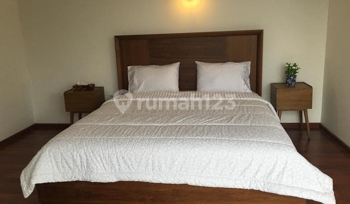 Rumah Villa di Dago Village Sangat Terawat Siap Huni