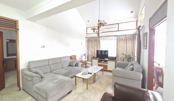 House Suitable for a Boarding House in Sayap Cipaganti Sukajadi