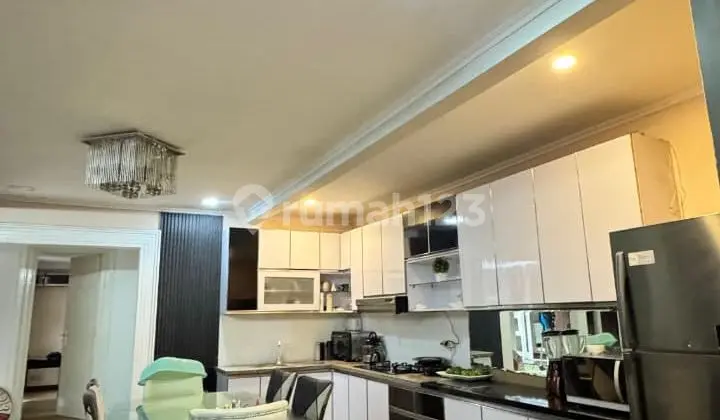 Rumah Mewah di Setraduta Rumah Terawat Siap Huni Harga Termurah