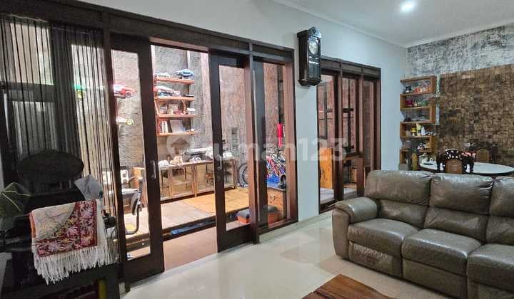 Rumah Bagus Siap Pakai di Batununggal Indah