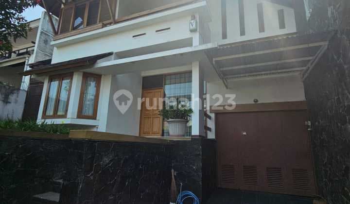 Rumah Terawat Semi Furnish Siap Pakai di Babakan Jeruk