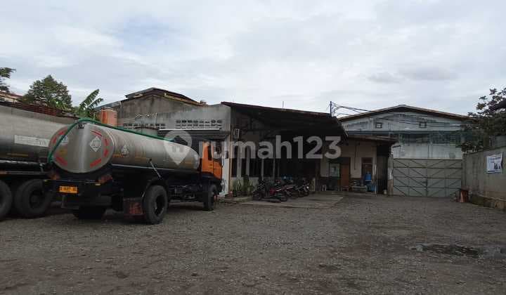 Tanah Kopo Jaya SHM Ada Bangunan dan Garasi Tanki Jual Cepat