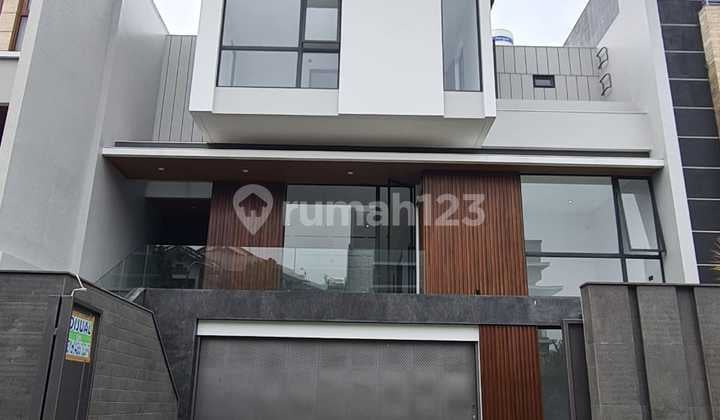 Rumah Baru di Setraduta Bangunan Mewah dan Menarik