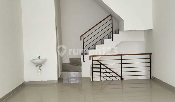 New Shop House and Brings Luck in Setra Sari, Ready to Use